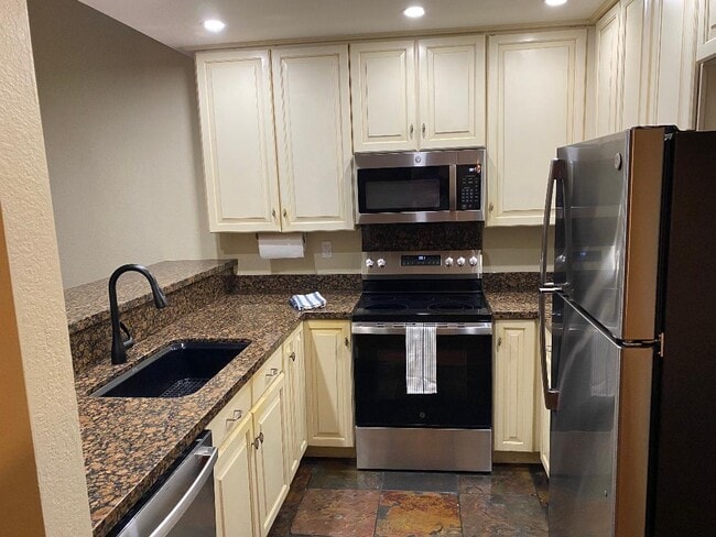 Building Photo - 291 E Mel Ave Unit 312