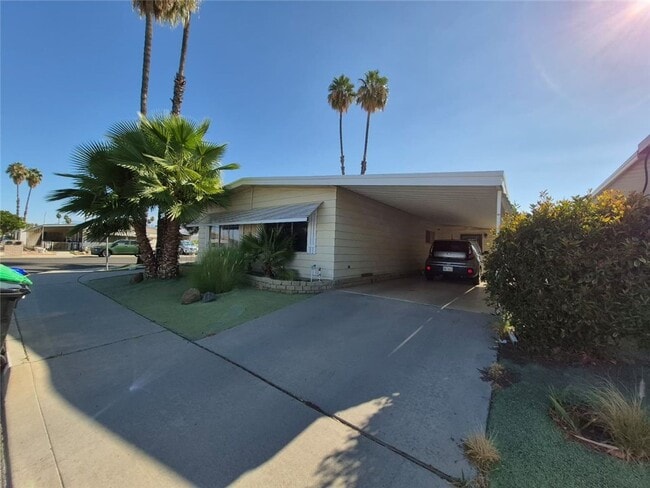 Building Photo - 1006 San Nicolas St Rental