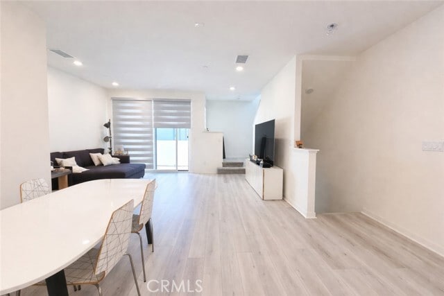 Photo - 2957 W Lincoln Ave Unit 3