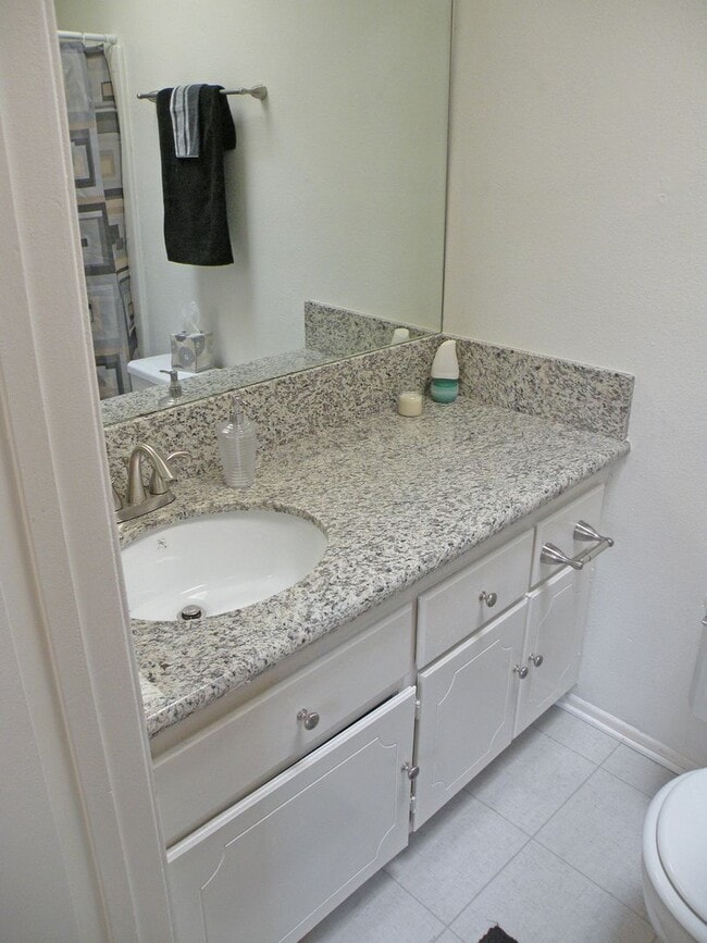 Photo - PROMOTION! $500 gift card upon lease signing & move-in.