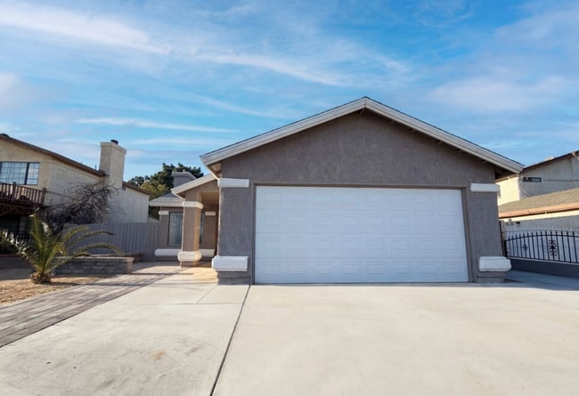 Building Photo - 2553 E Ave J 4