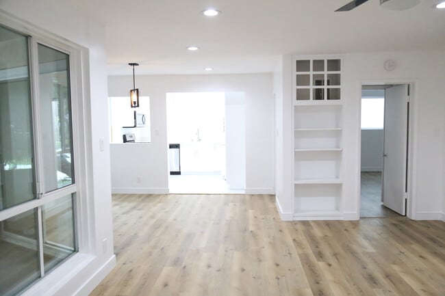 Photo - 9160 Beverly Blvd