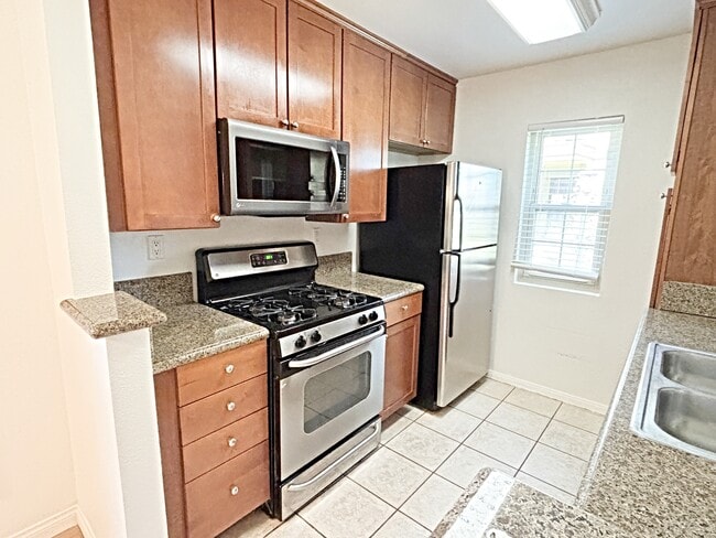 Building Photo - 10619 Dabney Dr Unit 25