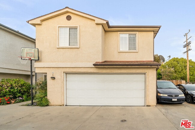 Building Photo - 9155 Cedros Ave Unit 1