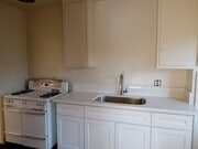 kitchen - 2323 W 6th St Apartments Unit #7