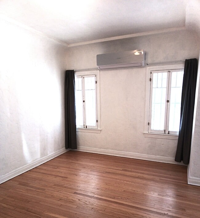 Photo - 427 N Genesee Ave Unit -