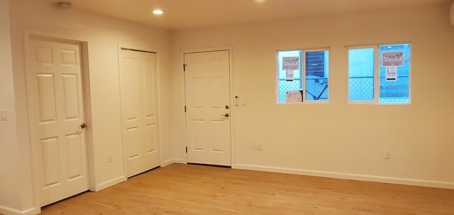 Living Room - 2745 Cabrillo Ave Unit Back