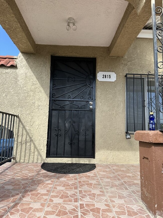 Charming & Spacious 2 Bed, 2 Bath - Charming & Spacious 2 Bed, 2 Bath House