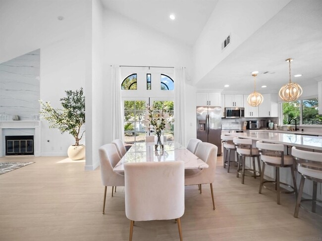 Building Photo - 11748 Via Chona