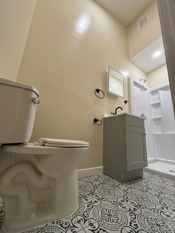 Photo - 526 W 49th St