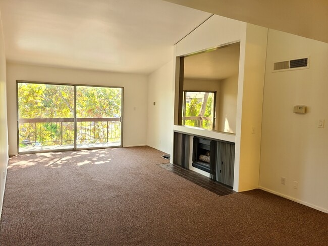 Building Photo - 440 Veteran Ave Unit 405