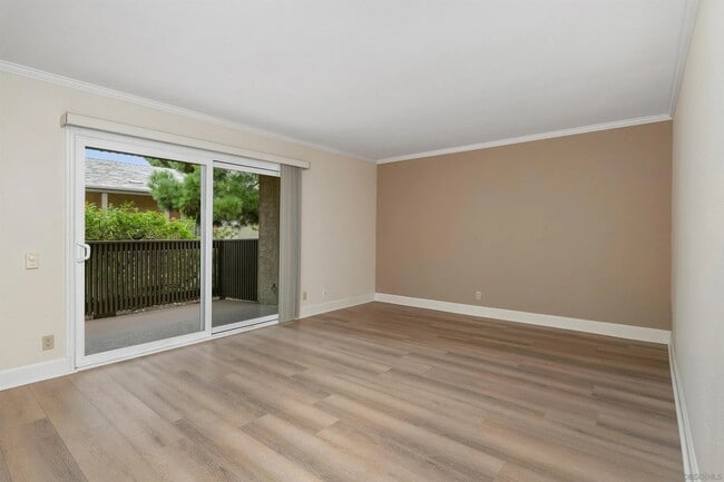 Building Photo - 8666 Via Mallorca Unit j