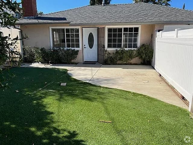 Building Photo - 7219 Balcom Ave Rental