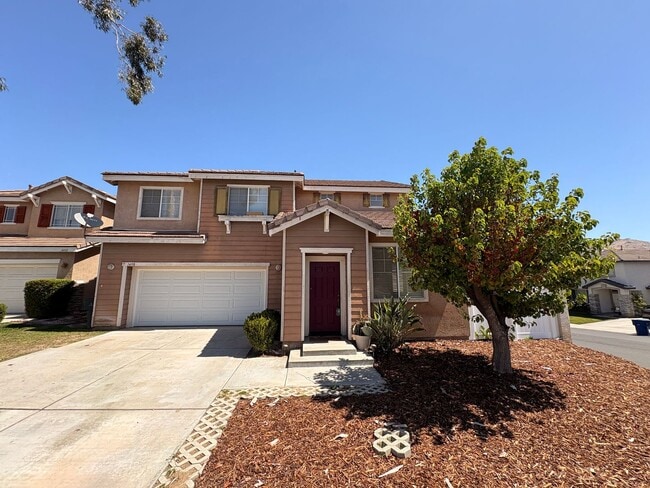 Building Photo - 4 Bed, 2.5 Bath in Riverside!