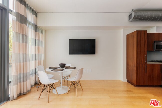 Photo - 1100 S Hope St Unit 407