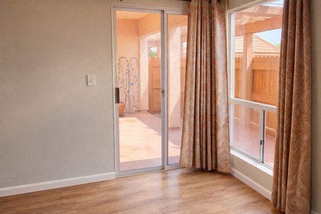 Photo - 4730 Noyes St Unit 105