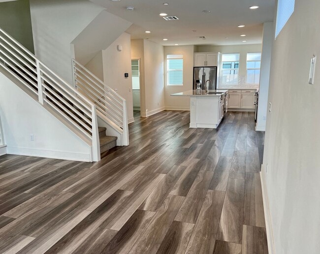 Exclusive Executive Condo in the Heart of ... - Exclusive Executive Condo in the Heart of ...