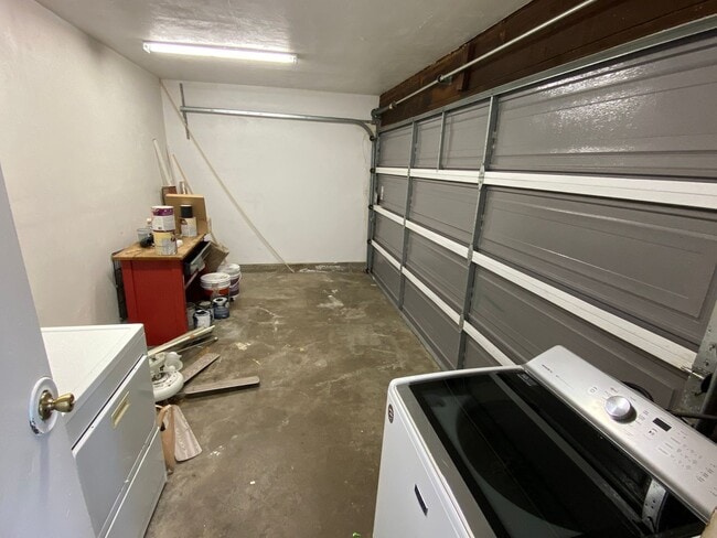 Building Photo - Granite Hills 4 Bedroom Home!