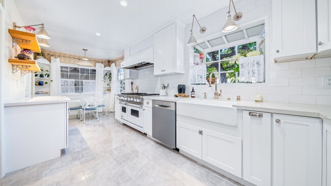 Photo - Burbank Wonder Years house