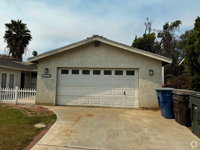 Building Photo - Riverside Home For Rent- 3 bedrooms!
