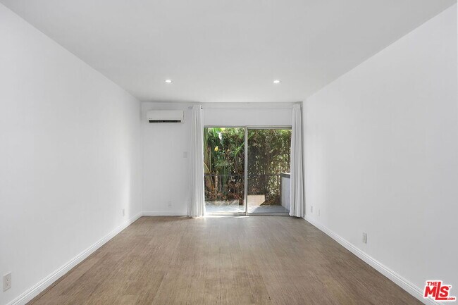 Photo - 4431 Don Ricardo Dr Unit 23