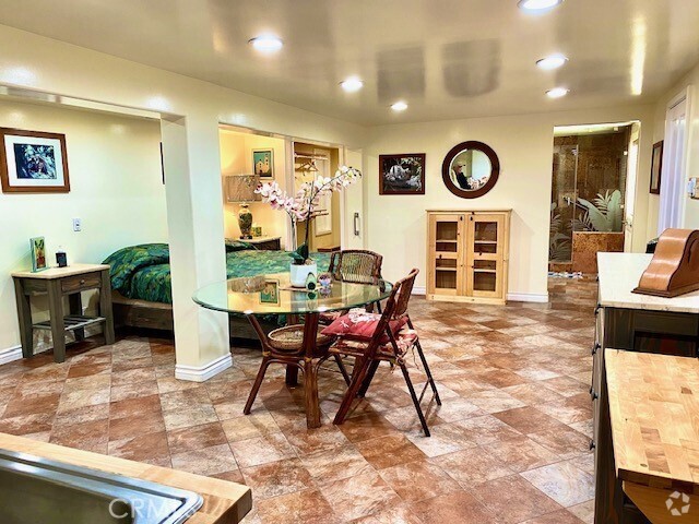Building Photo - 1361 W 35th St Rental