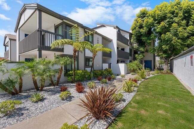 Photo - Beachpoint Apartments