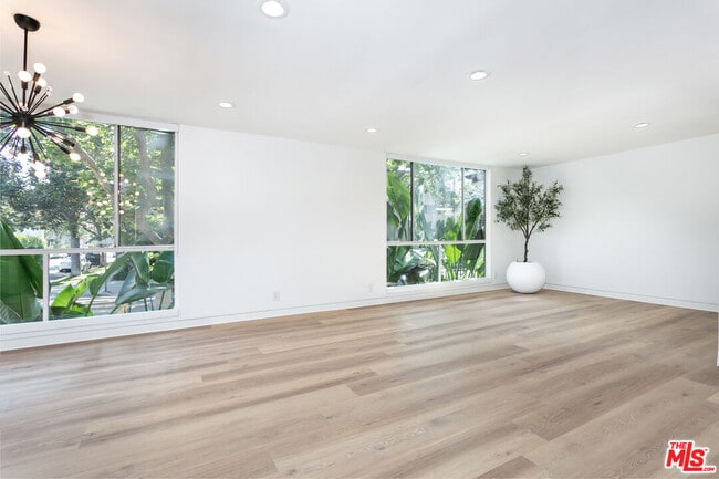 Photo - 301 Rexford Dr Unit 1