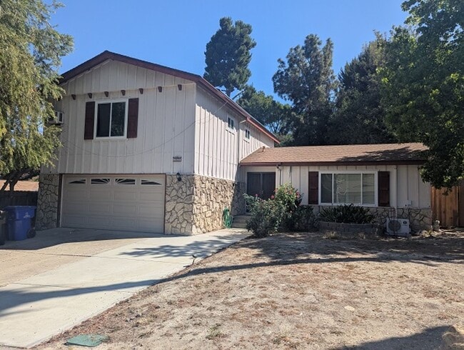 2 Story - 4 Bedroom House w/pool in San Ca... - 2 Story - 4 Bedroom House w/pool in San Ca...
