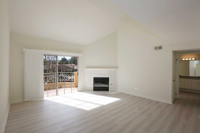 Photo - 23903 Del Monte Dr.