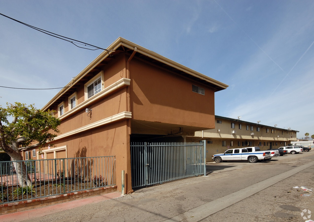 Photo - 14735 Roscoe Blvd