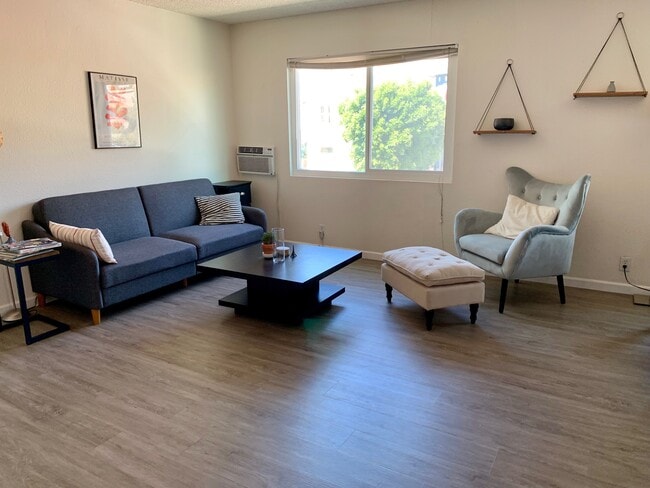 Living/Dining room (note, comes unfurnished) - 1924 Park Grove Ave Apartments