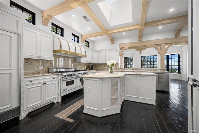 Building Photo - 1541 Dolphin Terrace