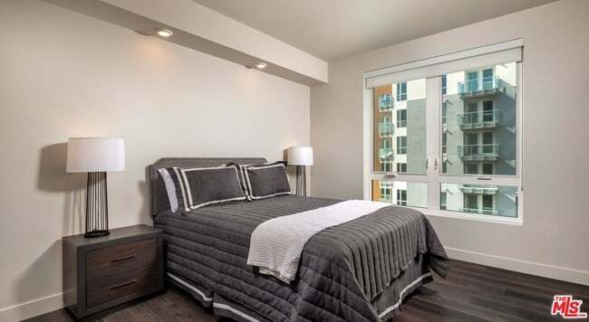 Photo - 1340 S Hill St Unit PH723