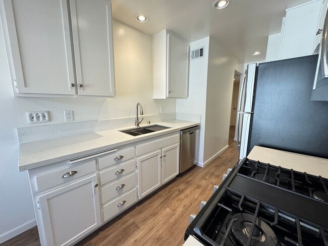 Photo - Beautiful & Bright 2Bd/1.5Ba Condo in Mission Viejo w/AC & Garage!
