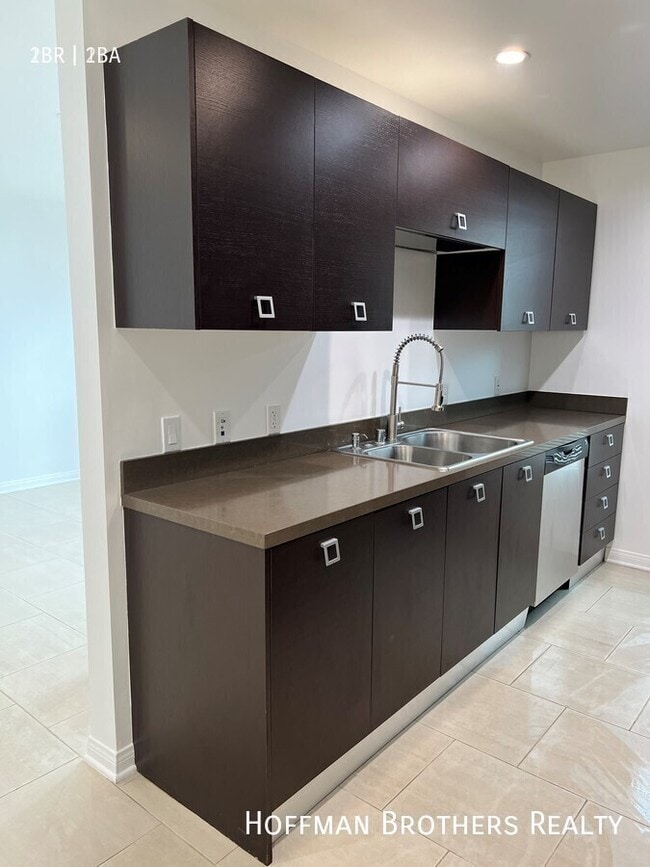 Photo - 1418 N Poinsettia Pl Unit 5