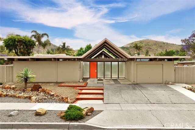 Photo - 5112 E Valencia Dr House