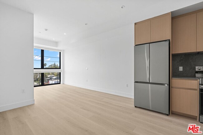 Photo - 1808 Lincoln Blvd Unit 204