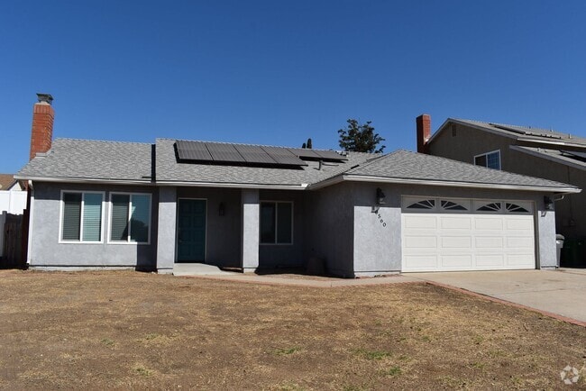 Building Photo - Beautiful 3 bedroom 2 bath Santee Home!