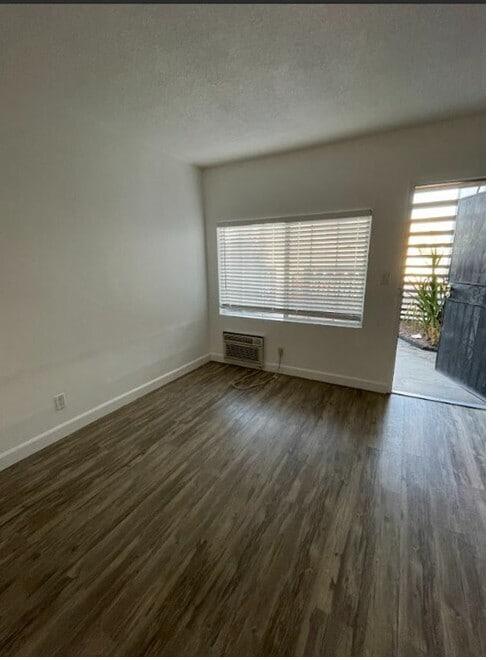 Building Photo - Dream Lofts