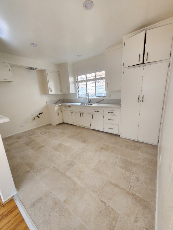 Photo - 17620 Burbank Blvd Unit 3