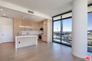 Photo - 1755 Argyle Ave Condo Unit PH07