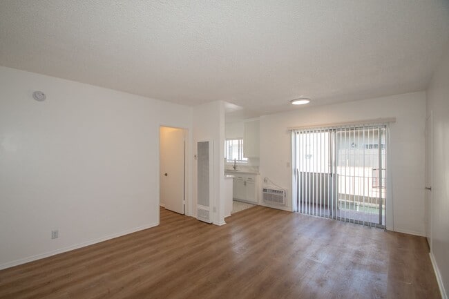 Photo - 10925 Peach Grove St Unit 05
