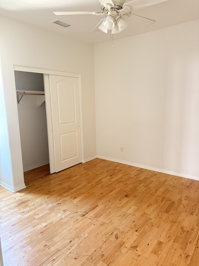 Photo - 8338 Edgewood St