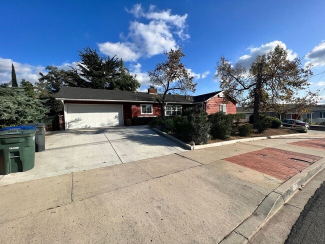 Building Photo - 3/2 Bedroom home in El Cajon with a POOL!