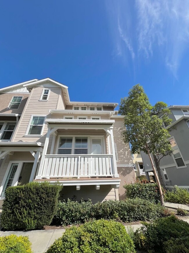 Photo - Spacious 1 Bedroom 1 1/2 Bathroom Townhome...