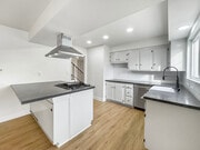 Photo - 432 E 212th St House
