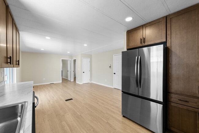 Photo - 34830 Lyn Ave