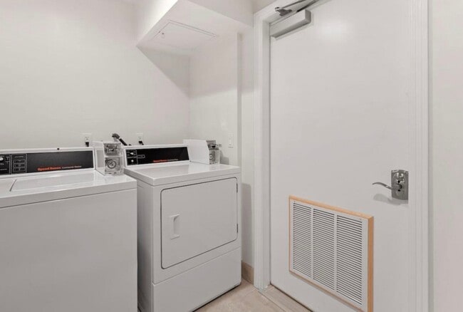 Photo - 12147 Magnolia Blvd Unit 301