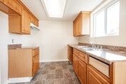 2BR, 2BA - 850SF - Kitchen - Vintage Palms